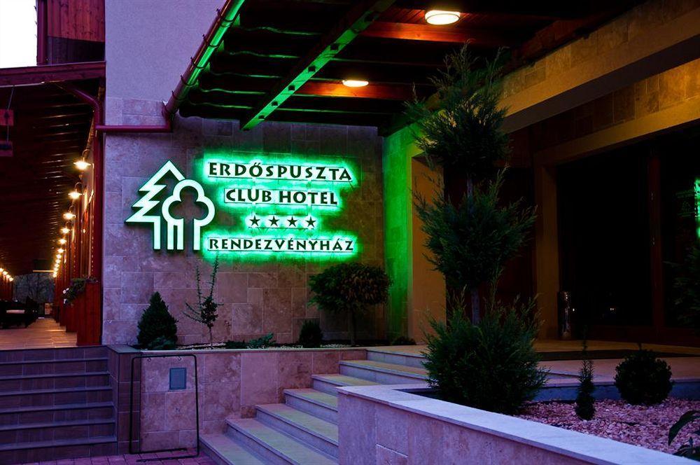 Erdospuszta Club Hotel Fenyves Debrecen Exterior foto